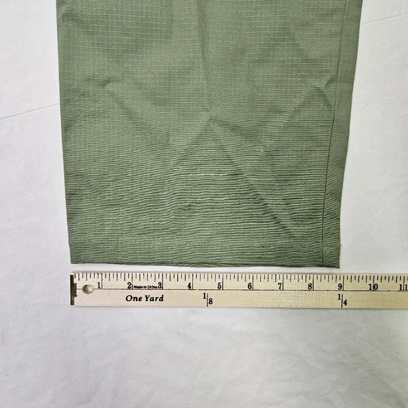 Nike Club Standard Fit Oil Green Cargo Pants FZ5765-386 Men's Size 34x32